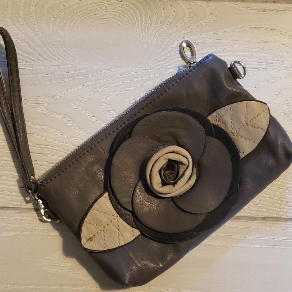 Wrist purse with flower accent